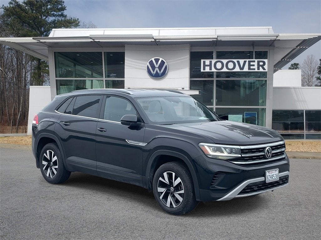 2022 Volkswagen Atlas Cross Sport SE's photo