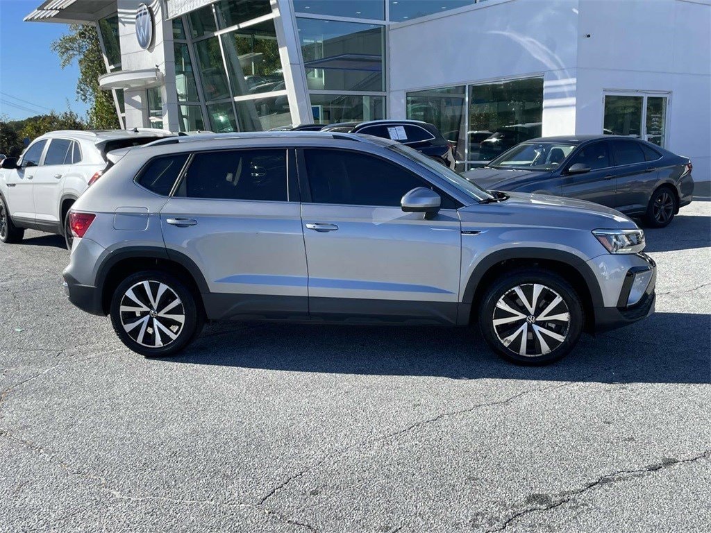 Used 2023 Volkswagen Taos SE SE FWD
