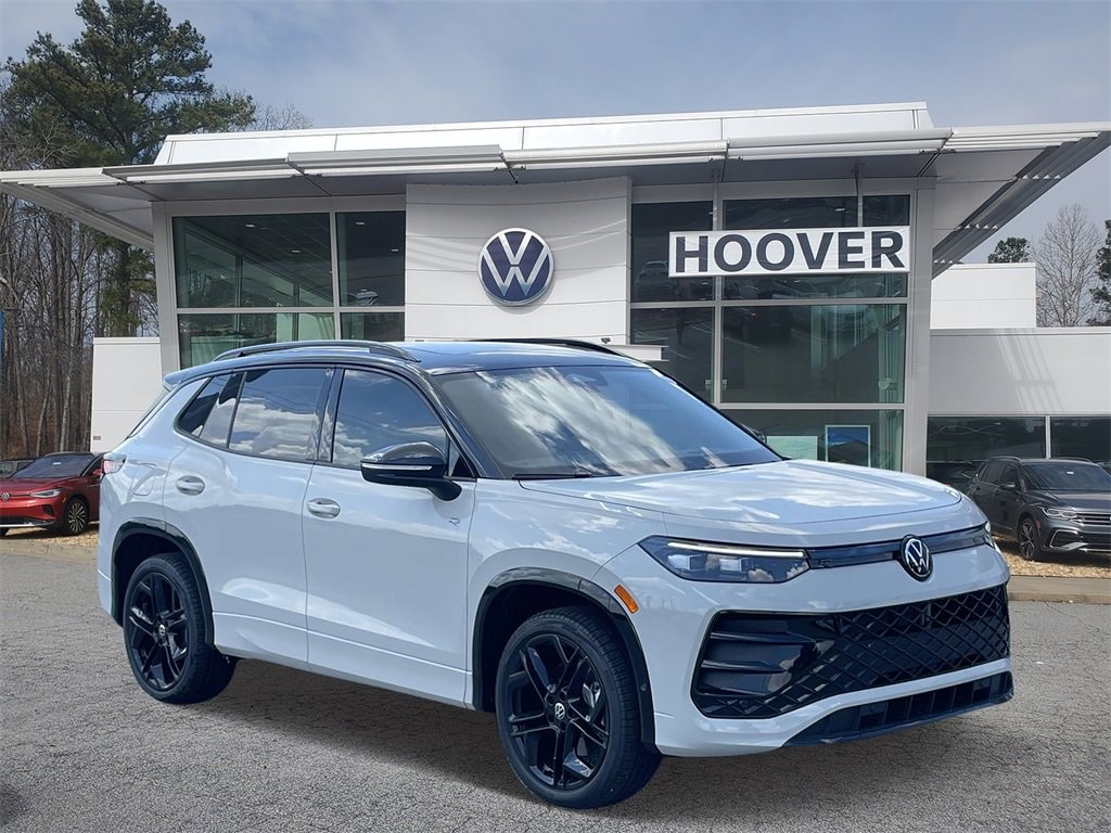 New 2025 Volkswagen Tiguan SE R-Line Black 2.0T SE R-Line Black 4MOTION