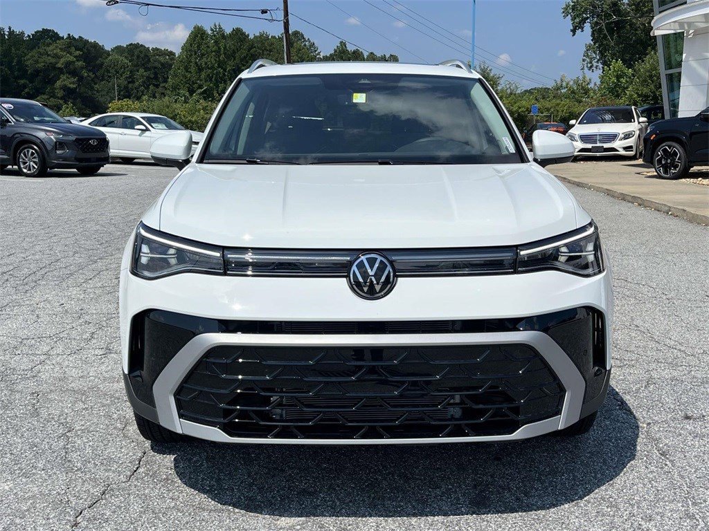 2025 Volkswagen Taos SEL - Photo 10