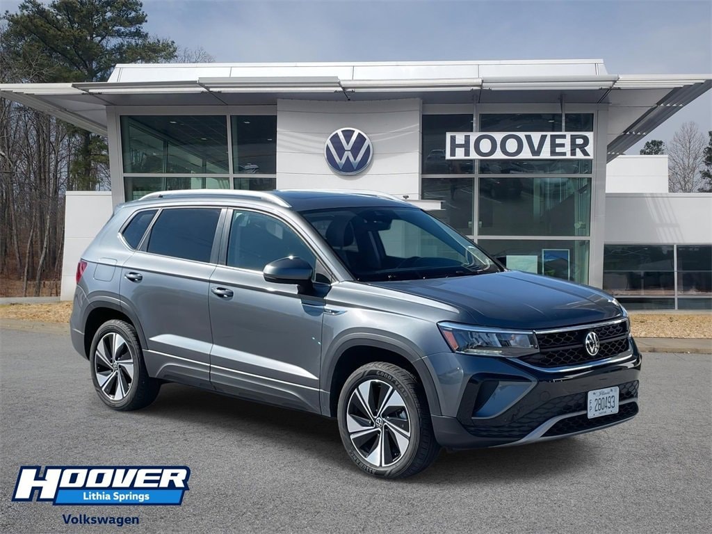 2024 Volkswagen Taos SE's photo