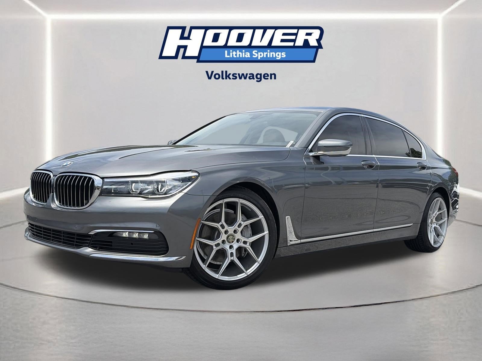 2018 BMW 7 Series 740i's photo