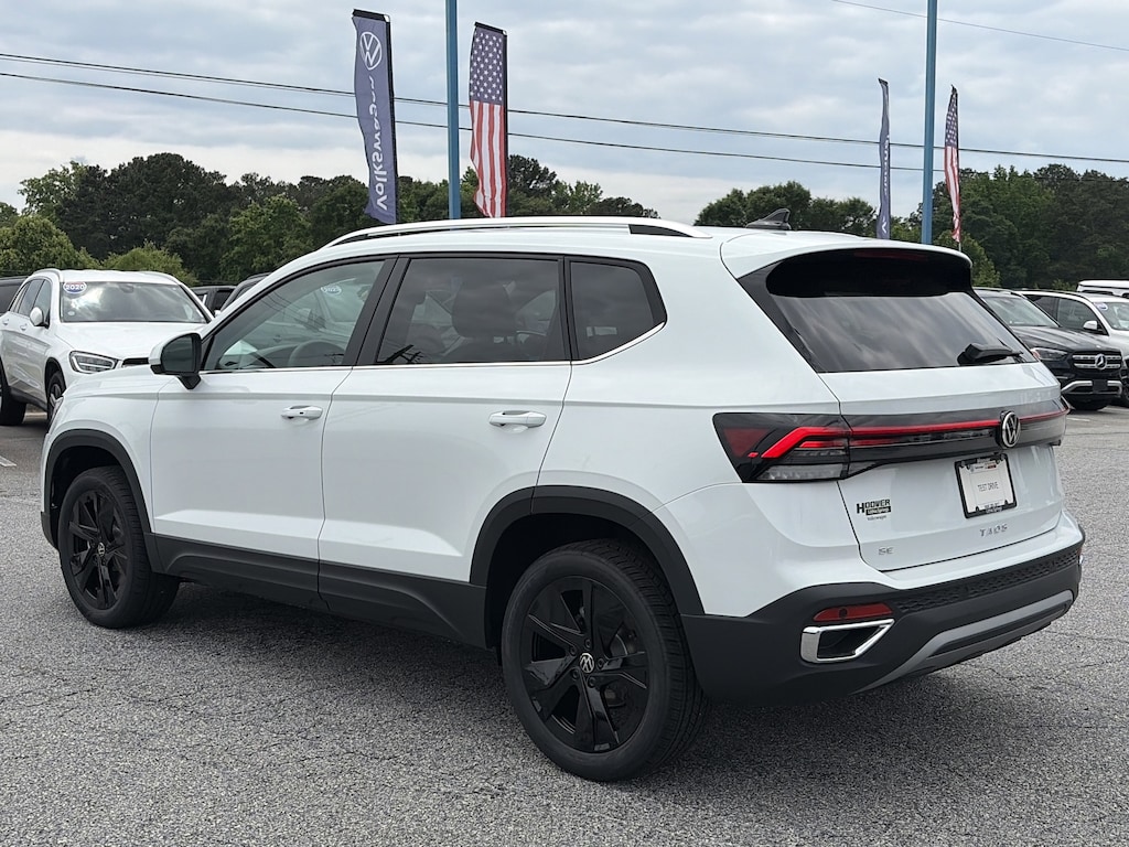 New 2026 Volkswagen Taos SE SE FWD
