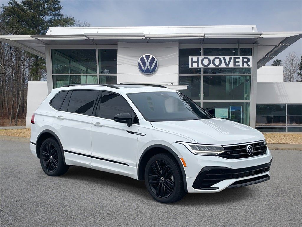 2022 Volkswagen Tiguan SE R-LINE BLACK's photo