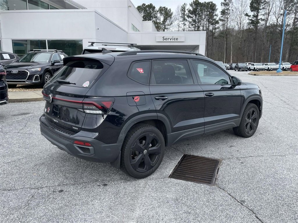 Used 2025 Volkswagen Taos SE Black SE Black 4MOTION