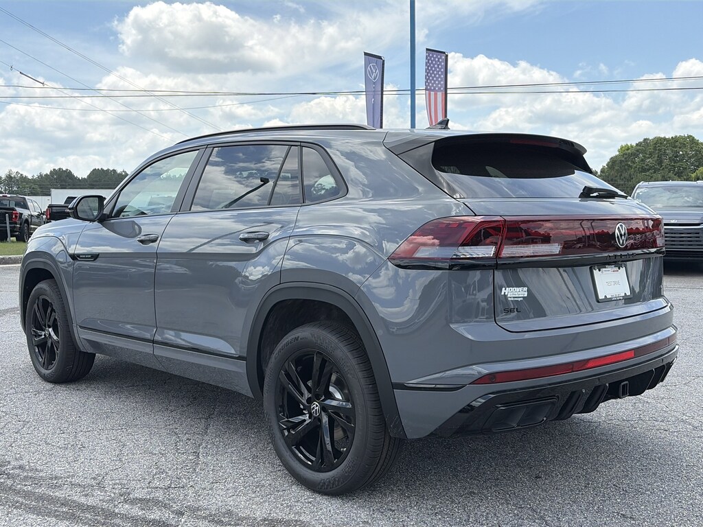 New 2026 Volkswagen Atlas Cross Sport 2.0T SEL R-Line Black 2.0T SEL R-Line Black 4MOTION