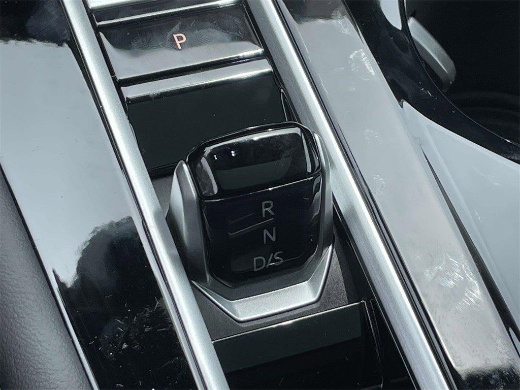 2025 Volkswagen Atlas SEL - Photo 30