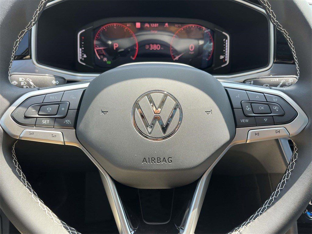 2025 Volkswagen Taos SEL - Photo 22