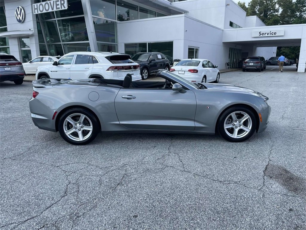 2023 Chevrolet Camaro 1LT photo 2