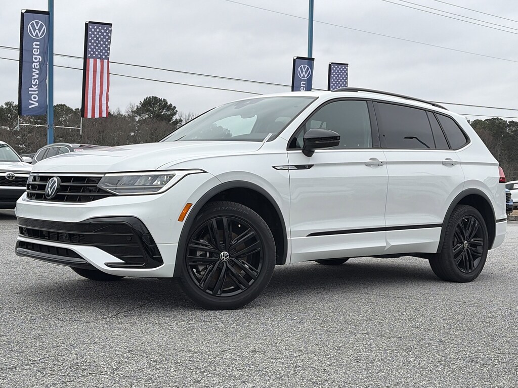 Used 2022 Volkswagen Tiguan SE R-Line Black 2.0T SE R-Line Black FWD