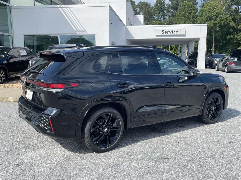 New 2025 Volkswagen Tiguan SE R-Line Black 2.0T SE R-Line Black FWD