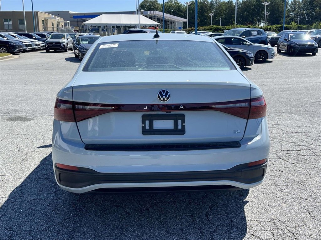 2025 Volkswagen Jetta SE photo 3
