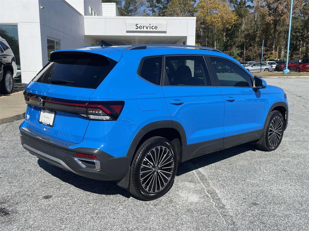 2025 Volkswagen Taos SE photo 3