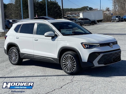 2025 Volkswagen Taos SE SE FWD