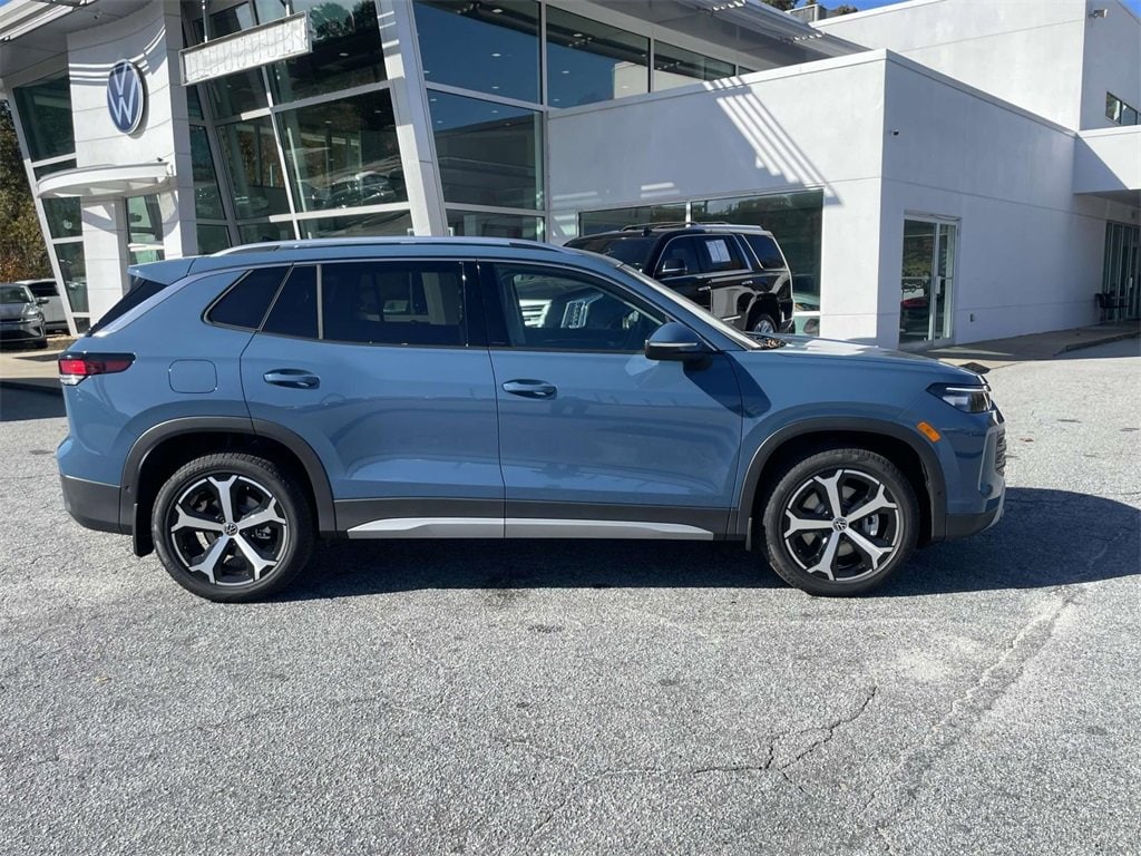 New 2026 Volkswagen Tiguan SE 2.0T SE 4MOTION