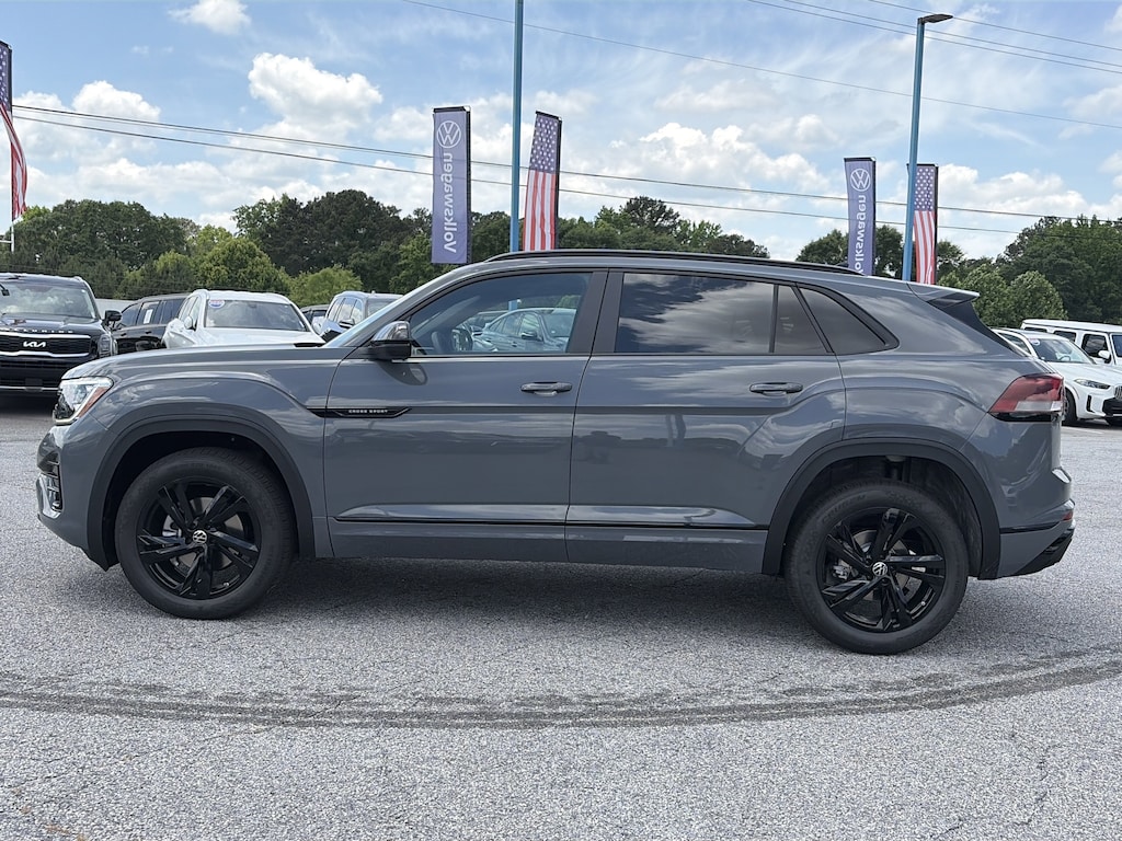 New 2026 Volkswagen Atlas Cross Sport 2.0T SEL R-Line Black 2.0T SEL R-Line Black 4MOTION