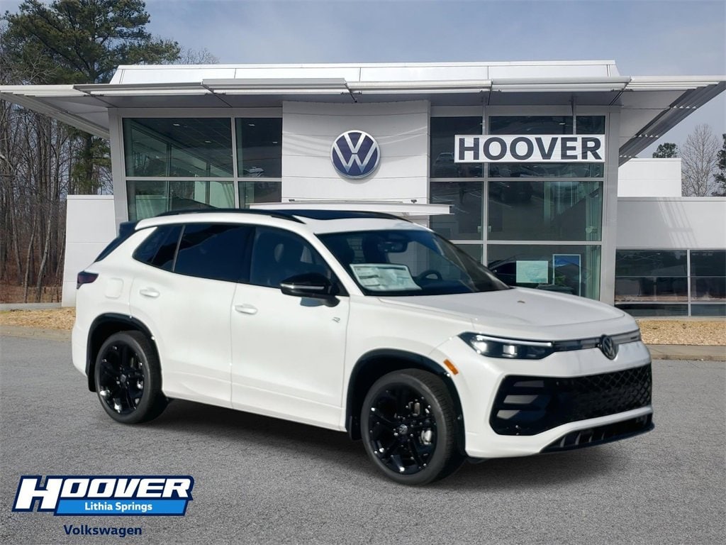 2026 Volkswagen Tiguan SE R-LINE BLACK's photo