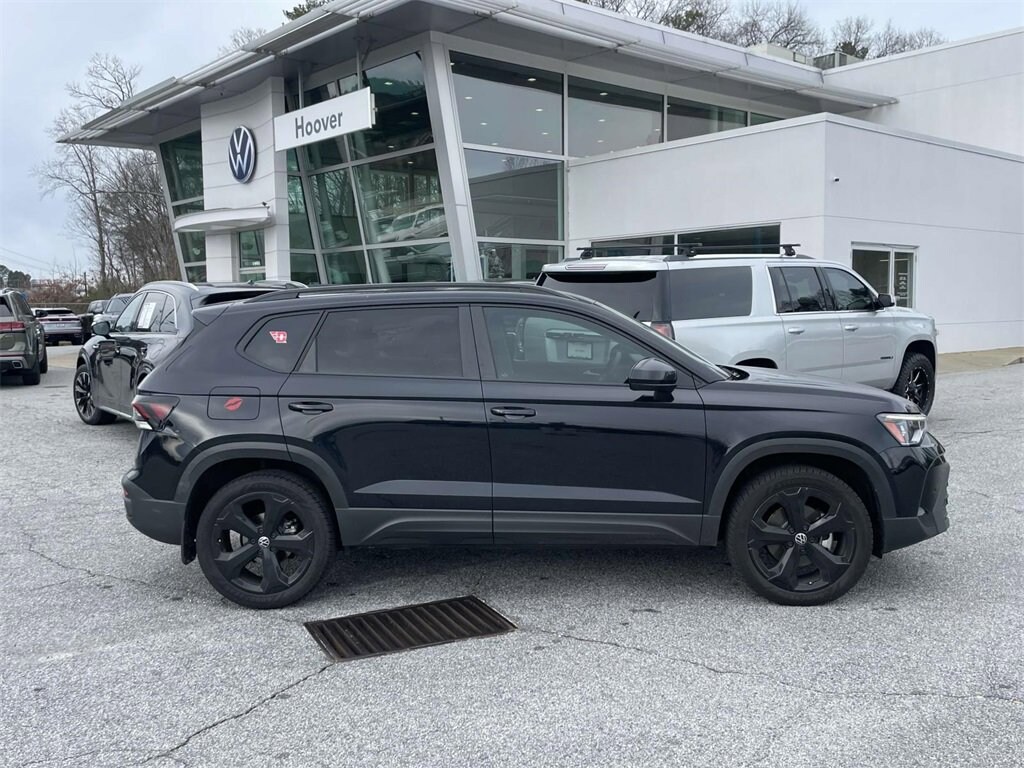 Used 2025 Volkswagen Taos SE Black SE Black 4MOTION