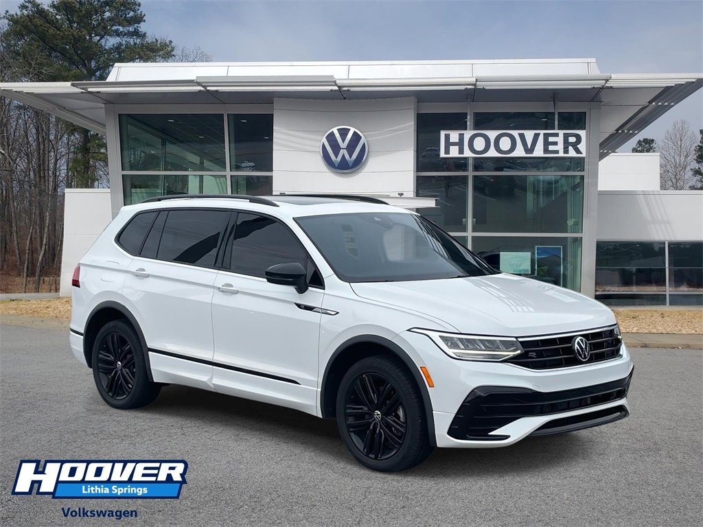 2022 Volkswagen Tiguan SE R-LINE BLACK's photo