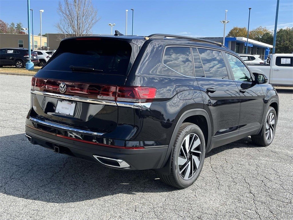 New 2026 Volkswagen Atlas 2.0T SE w/Technology 2.0T SE w/Technology FWD