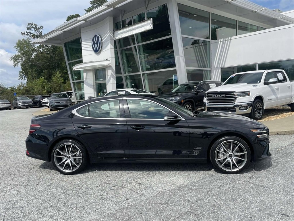 2024 Genesis G70 2.5T photo 2