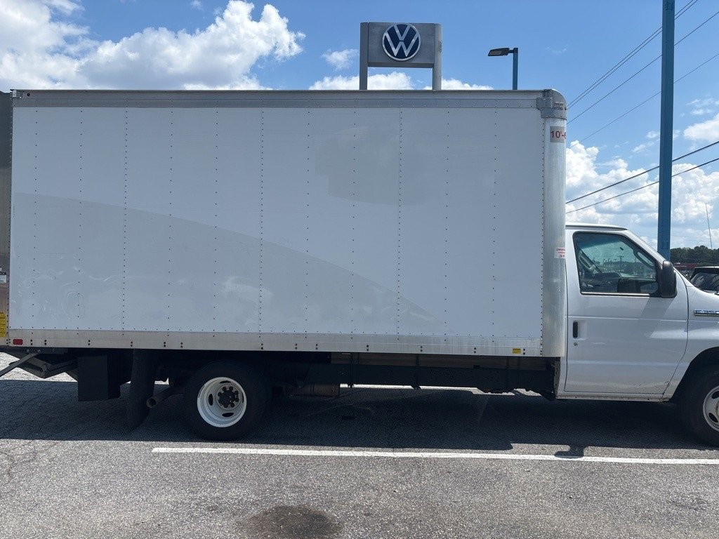 2022 Ford E-350 photo 4