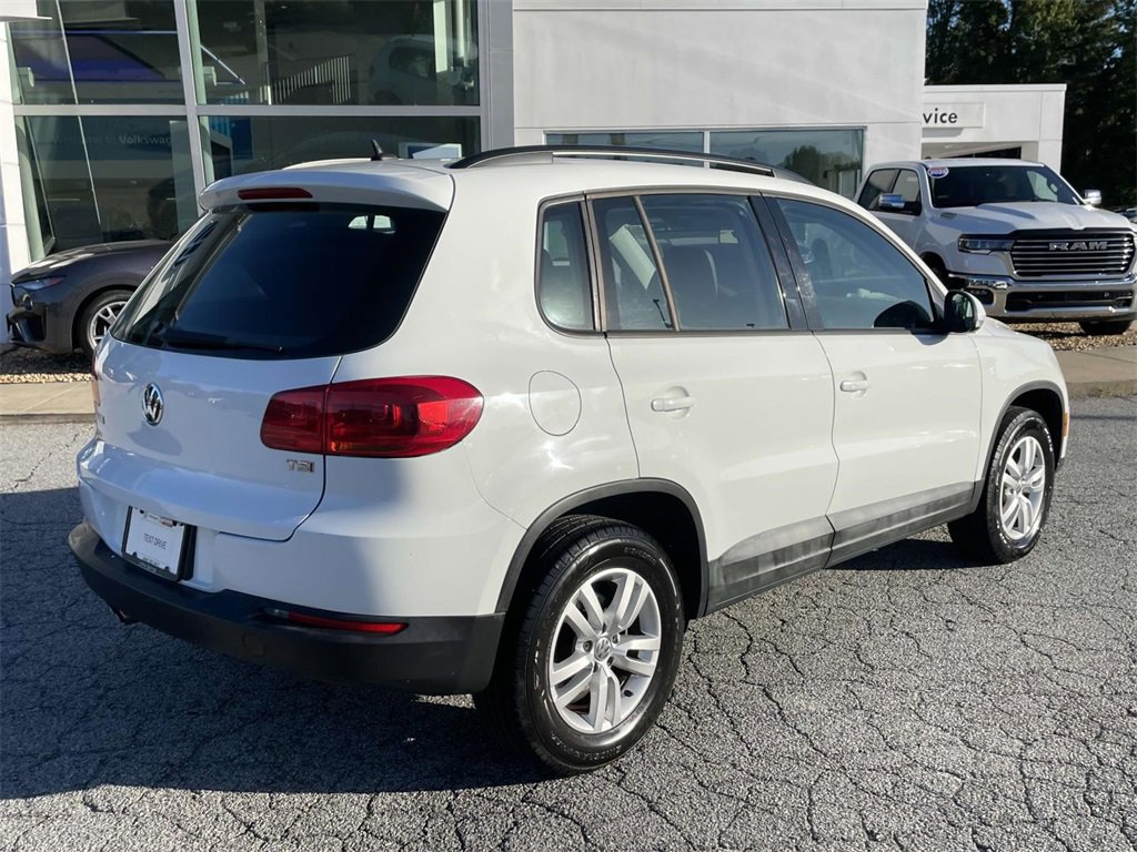 2016 Volkswagen Tiguan S photo 3