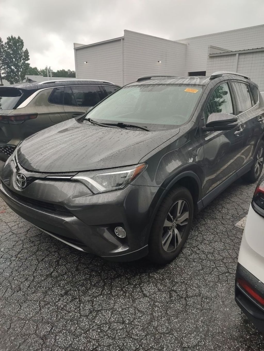 Used 2016 Toyota RAV4 XLE SUV