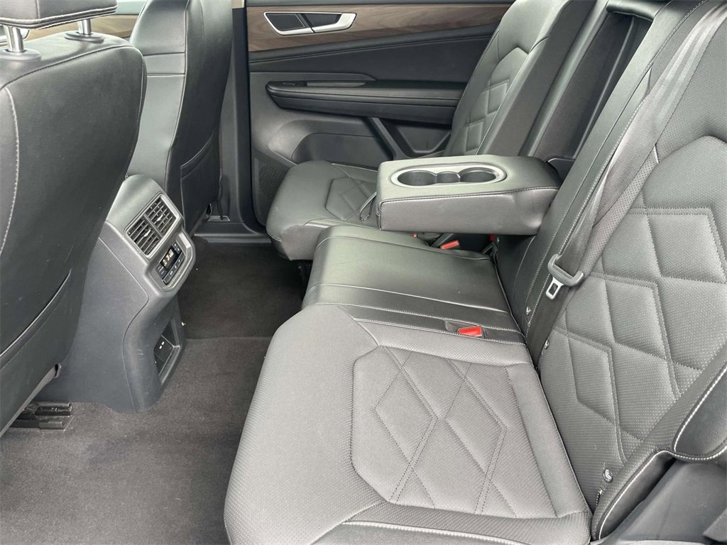 Used 2024 Volkswagen Atlas 2.0T SE w/Technology 2.0T SE w/Technology 4MOTION