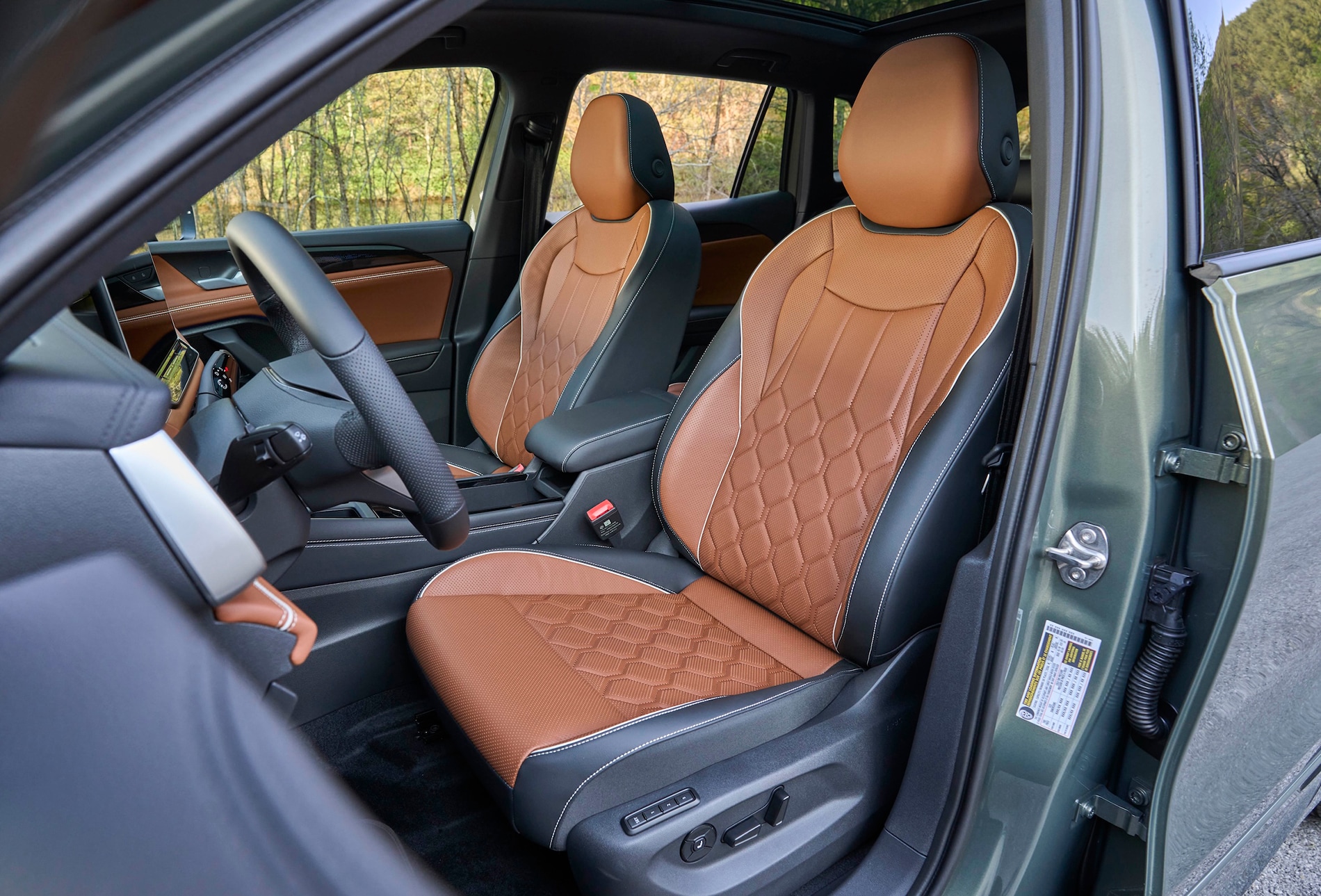 2026_Tiguan_Interior_.jpg