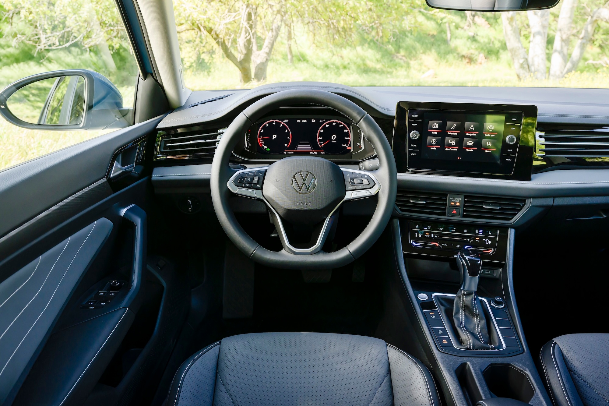 VW_Jetta_Interior_.jpg