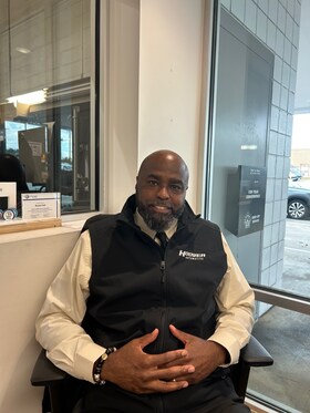 Staff member Bryant Hall from ID_3ab2b3dcc002