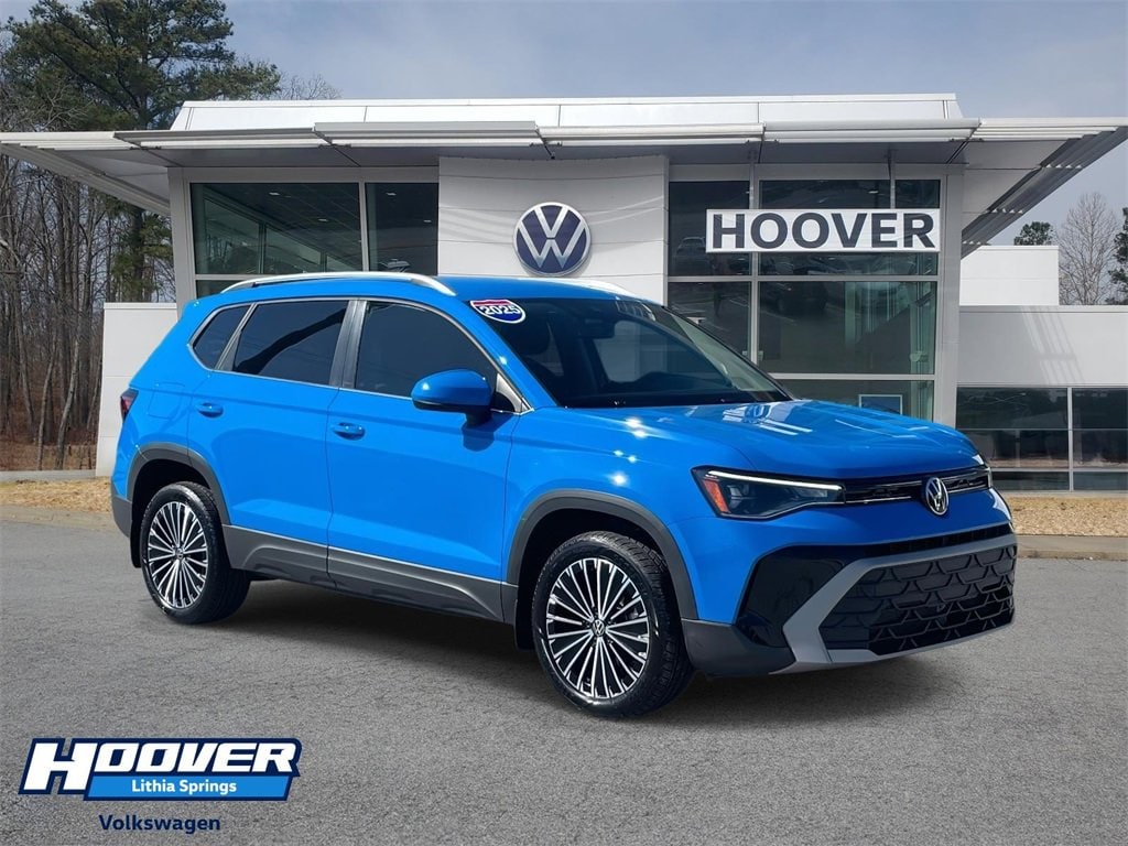 2025 Volkswagen Taos SE's photo