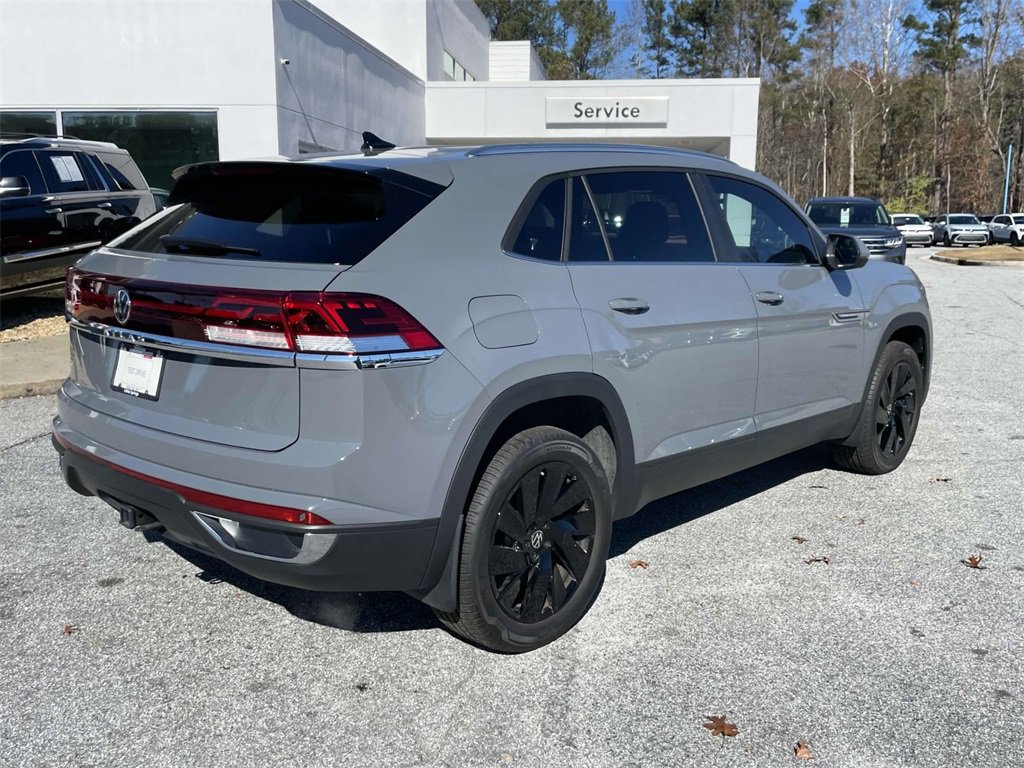 2025 Volkswagen Atlas Cross Sport SE photo 3