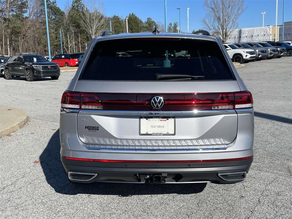 New 2026 Volkswagen Atlas 2.0T SE w/Technology 2.0T SE w/Technology FWD