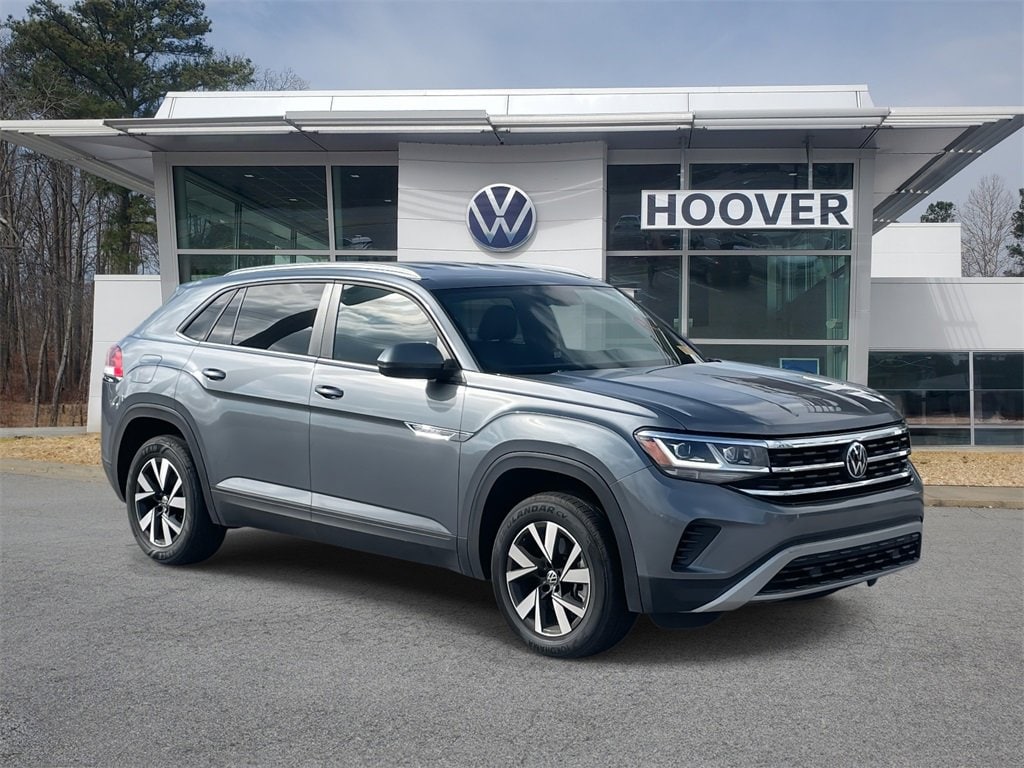 2023 Volkswagen Atlas Cross Sport SE's photo