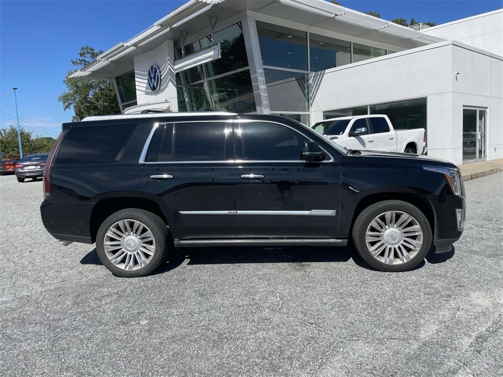 2018 Cadillac Escalade Platinum photo 2