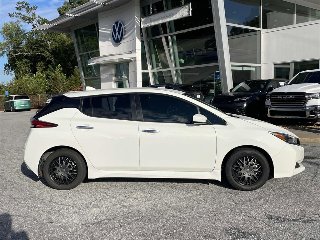 2023 Nissan Leaf S photo 2