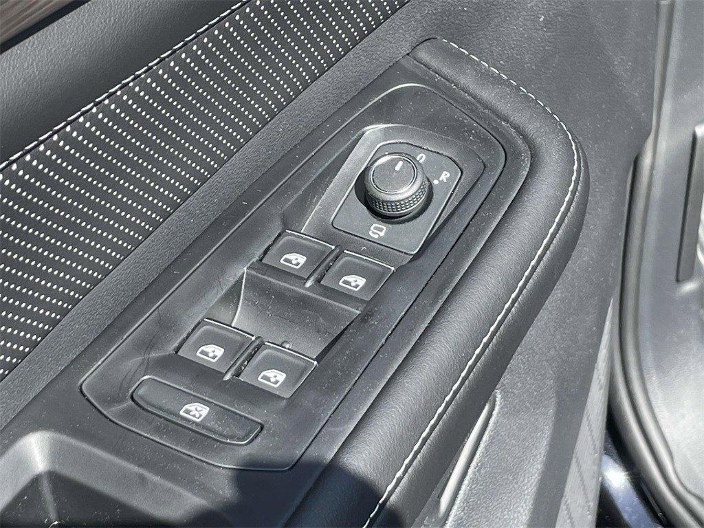 2025 Volkswagen Atlas SEL Premium R-Line - Photo 21