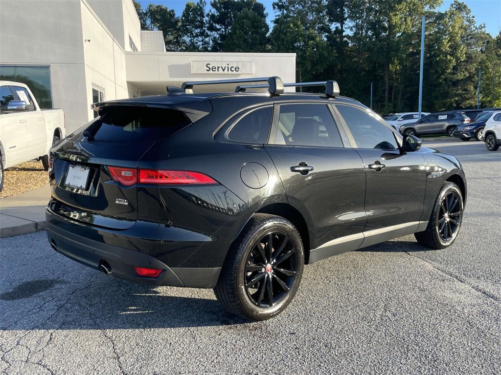 2018 Jaguar F-PACE Prestige photo 2