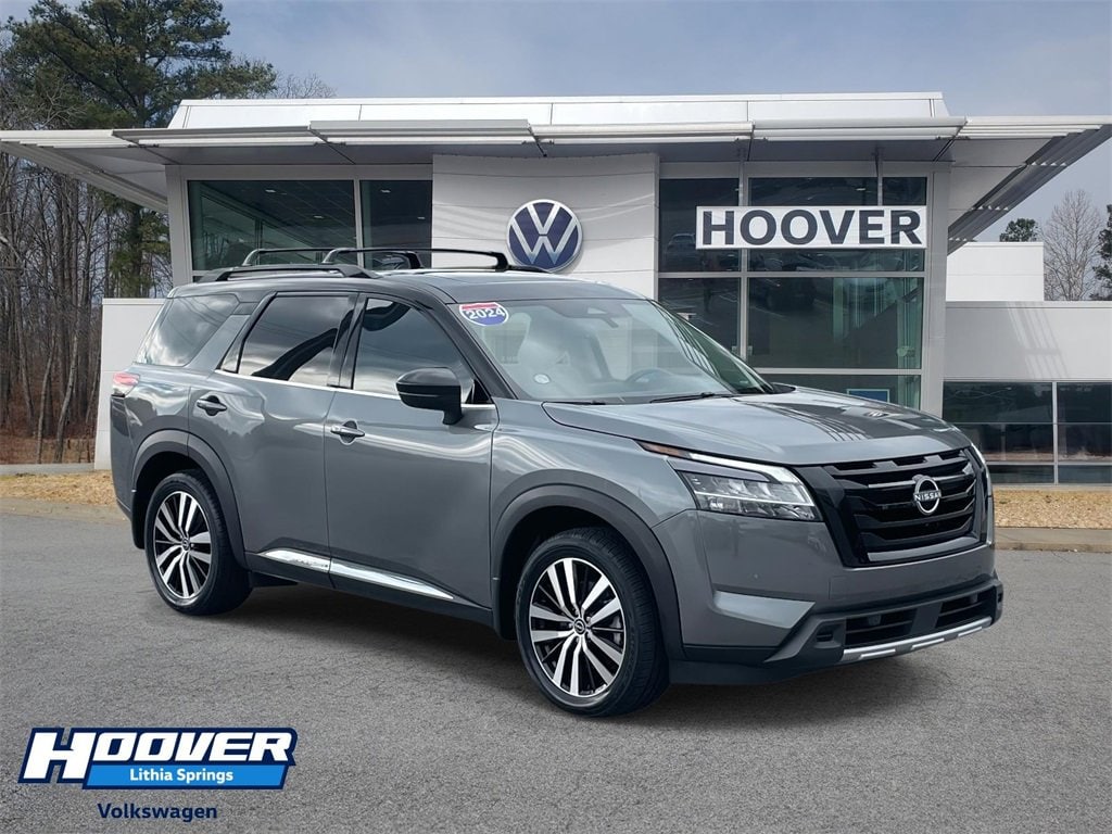 2024 Nissan Pathfinder Platinum's photo