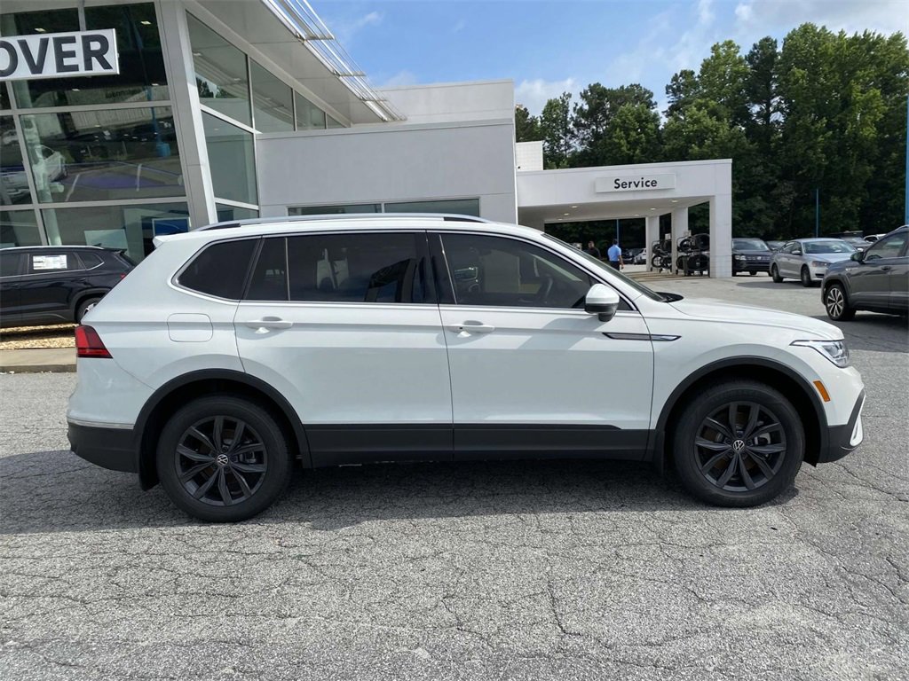 Used 2024 Volkswagen Tiguan SE with VIN 3VV2B7AX1RM043233 for sale in Lithia Springs, GA
