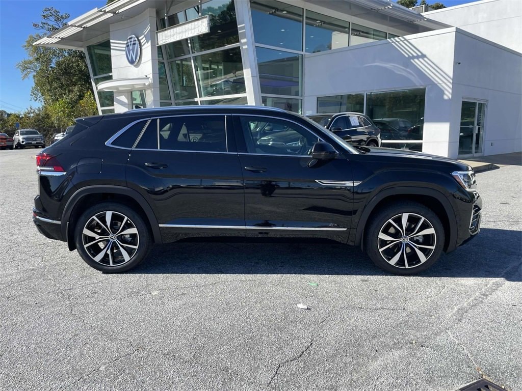 New 2026 Volkswagen Atlas Cross Sport 2.0T SEL Premium R-Line 2.0T SEL Premium R-Line 4MOTION