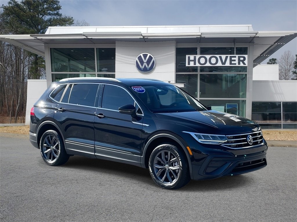 2024 Volkswagen Tiguan SE's photo