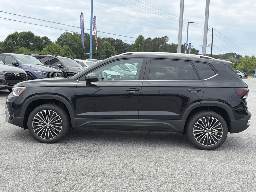 New 2026 Volkswagen Taos SE SE FWD