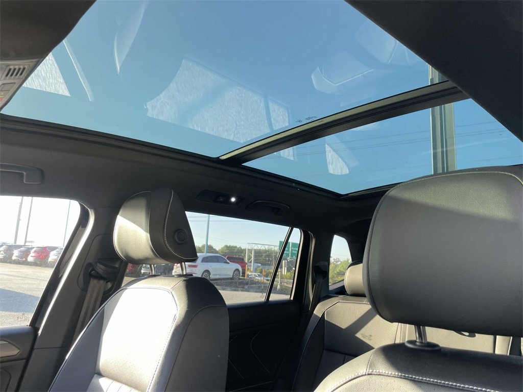 2024 Volkswagen Tiguan SE R-Line Black photo 2