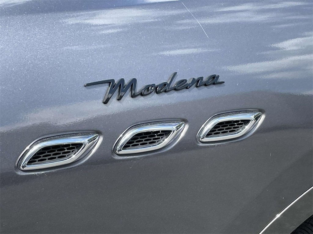 2023 Maserati Levante Modena S photo 3