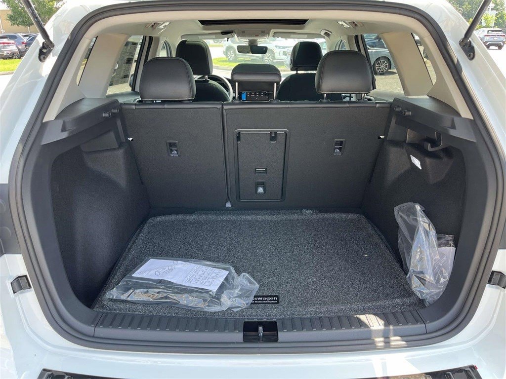 2025 Volkswagen Taos SEL - Photo 13