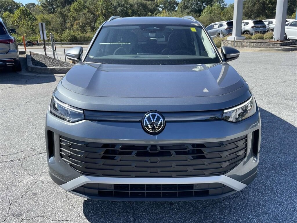 New 2025 Volkswagen Tiguan SE 2.0T SE FWD