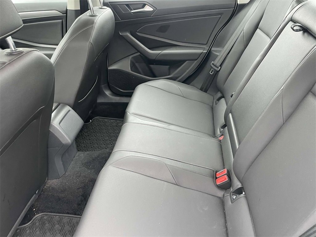 Used 2020 Volkswagen Jetta SE SE Auto w/SULEV